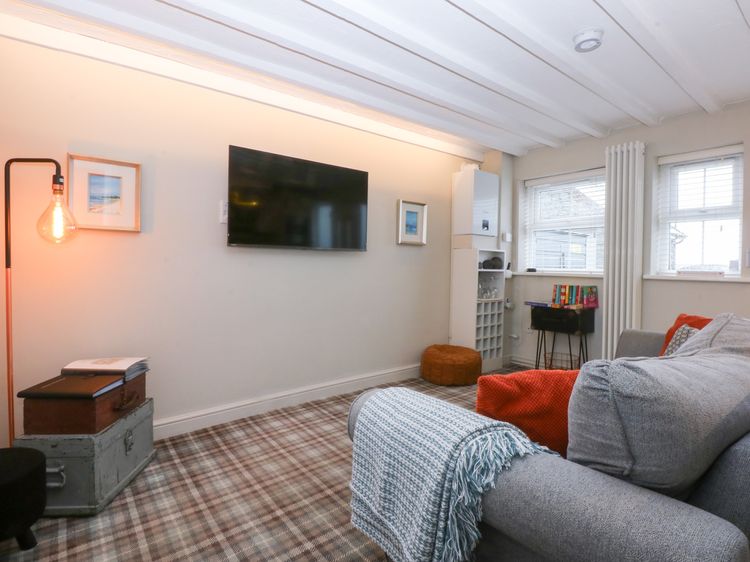 Pine Cottage, listing photograph 4