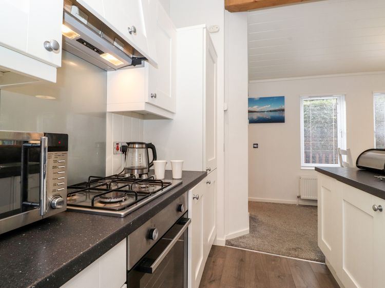 Bowness Bay Lodge, listing photograph 11