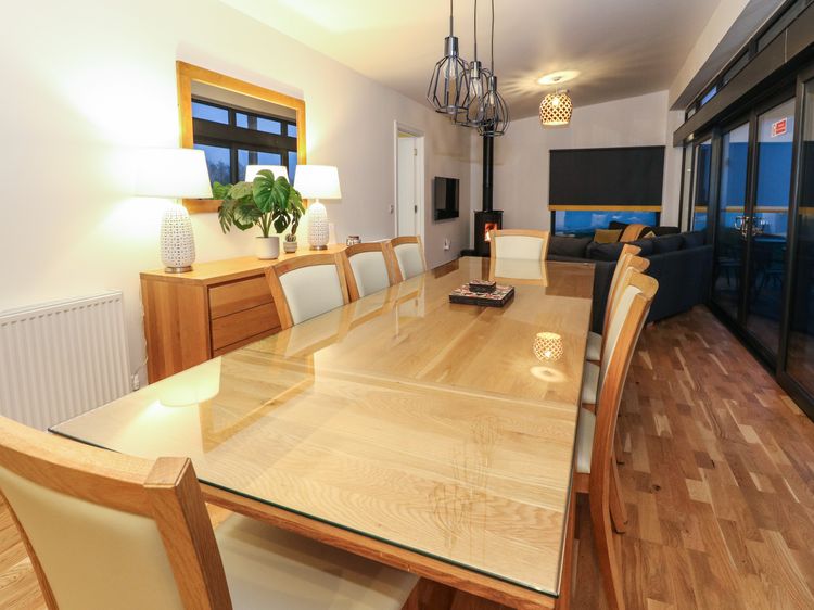 2 Strathtay Lodges, listing photograph 8
