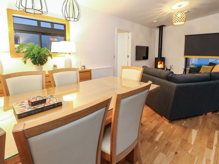 2 Strathtay Lodges, listing photograph 5