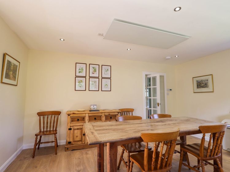North Cottage, listing photograph 11