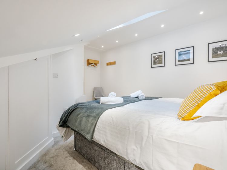 The Botanical Flat 1, listing photograph 10