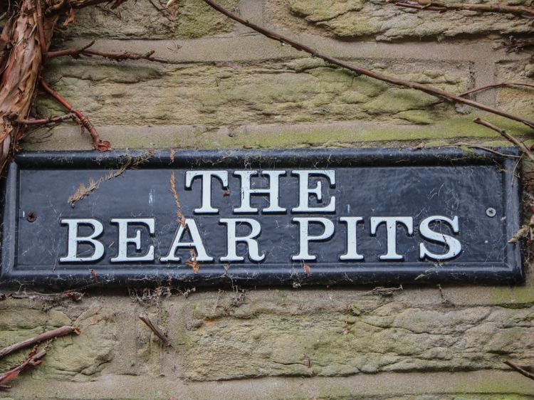 Bear Pit Cottage, listing photograph 4