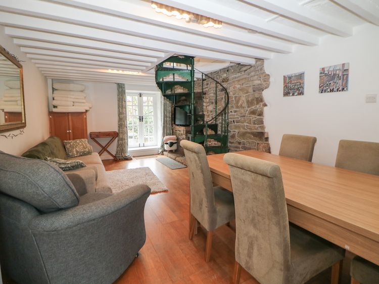 Bear Pit Cottage