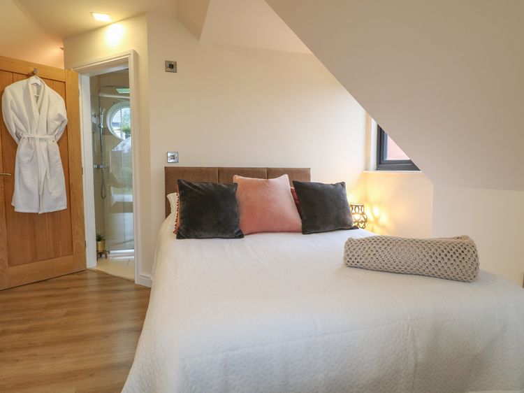 The Loft at Amber View, listing photograph 11