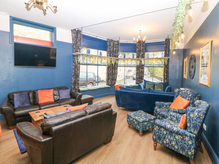 Blue Ron's, listing photograph 3