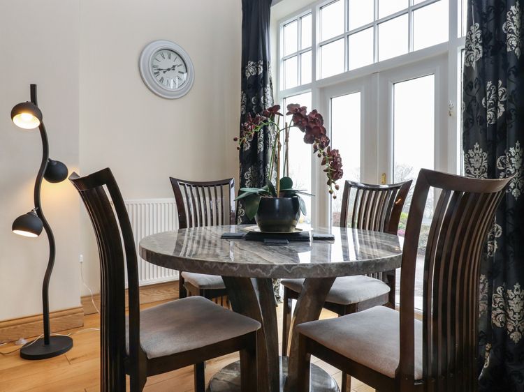 5 Ladstock Hall, listing photograph 6