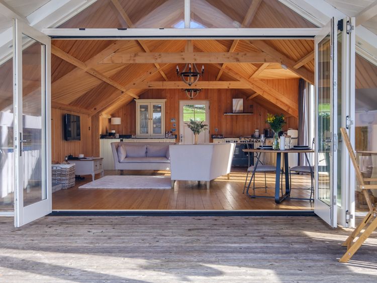 Lilymere Boat House, listing photograph 3