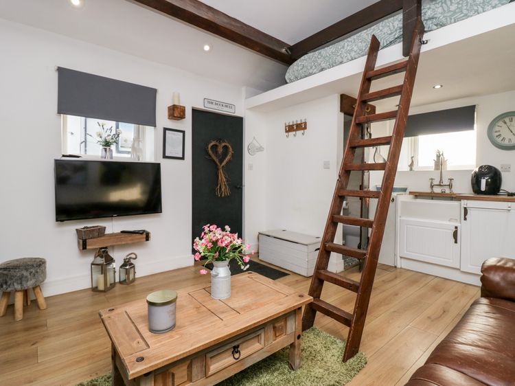 High Wreah Bolt Hole, listing photograph 12