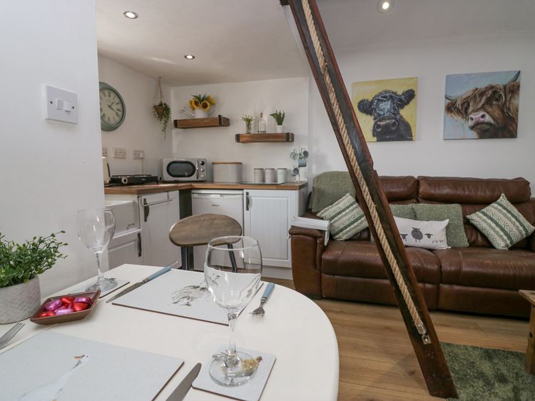 High Wreah Bolt Hole, listing photograph 4