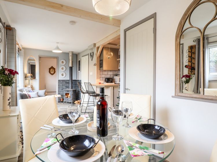 Chalet Forte, listing photograph 3