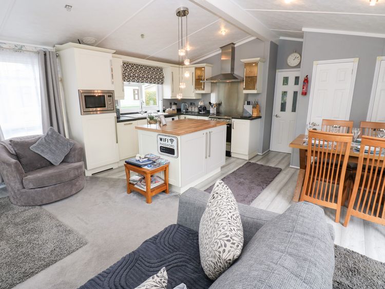 A and C Lodge-Plot 21, listing photograph 6