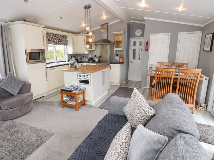A and C Lodge-Plot 21, listing photograph 7