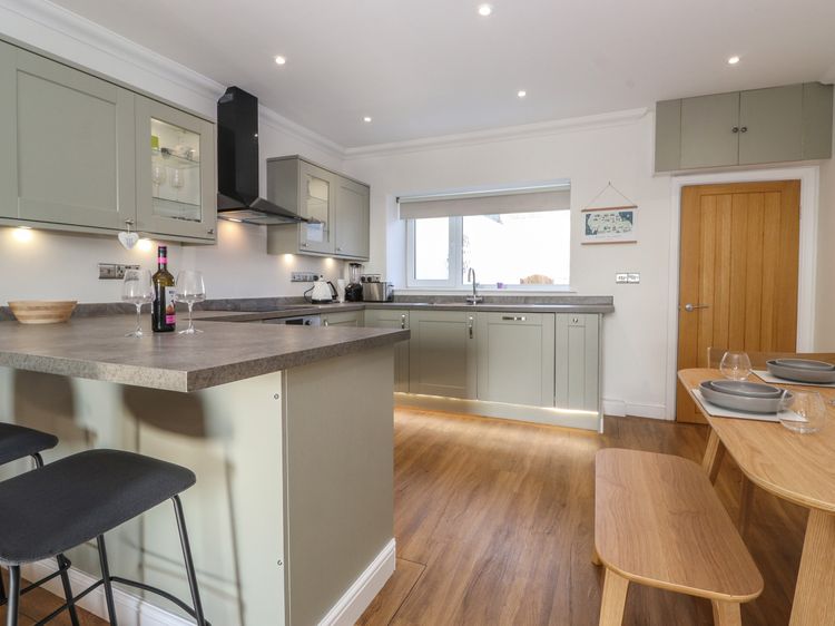 2 South Street, listing photograph 11