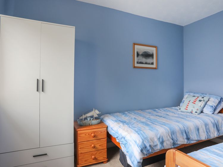 Waters Edge (Ymyl Y Dwr), listing photograph 10