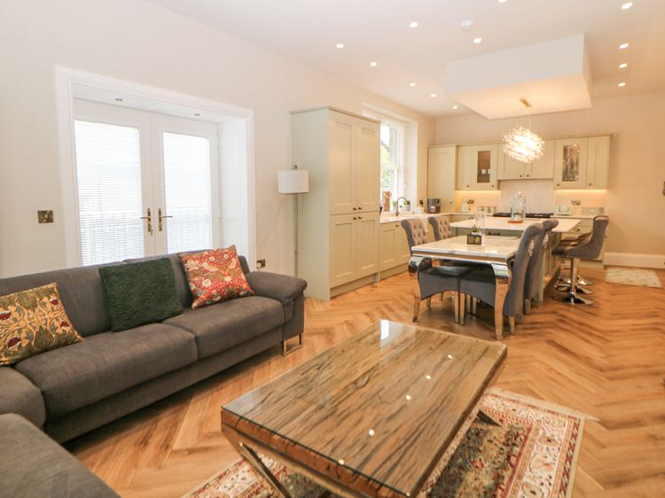 Cavendish Suite, listing photograph 4