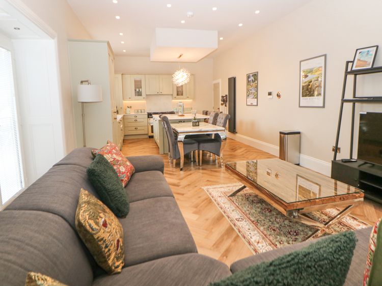 Cavendish Suite, listing photograph 5