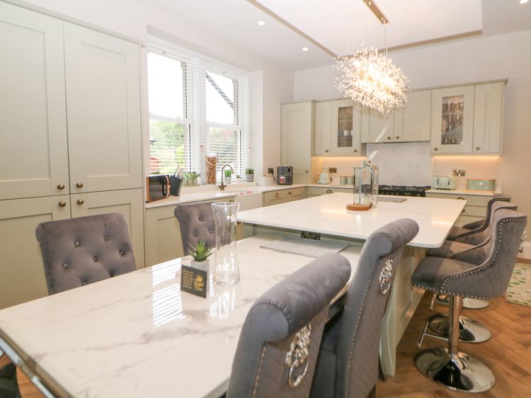 Cavendish Suite, listing photograph 9