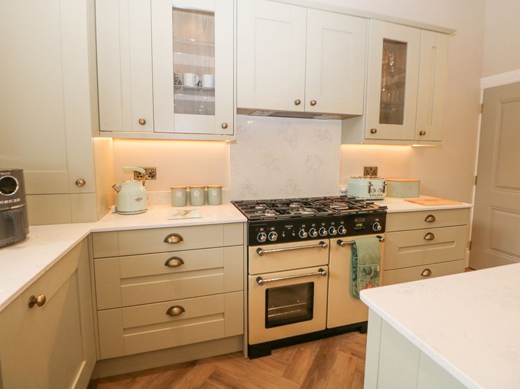 Cavendish Suite, listing photograph 11