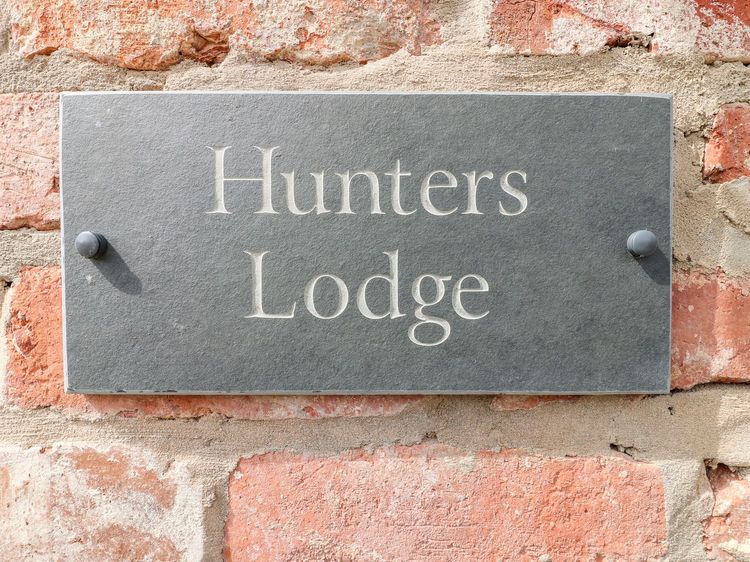 Hunters Lodge at Wildersley Farm, listing photograph 2
