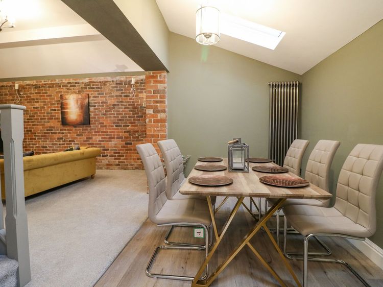 Hunters Lodge at Wildersley Farm, listing photograph 7