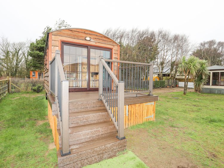 Tal Sarn Shepherd Hut, listing photograph 6