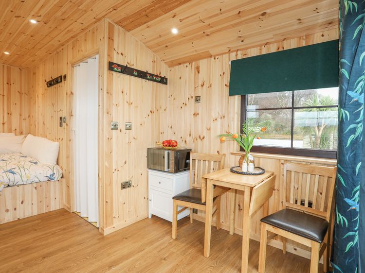 Tal Sarn Shepherd Hut, listing photograph 7