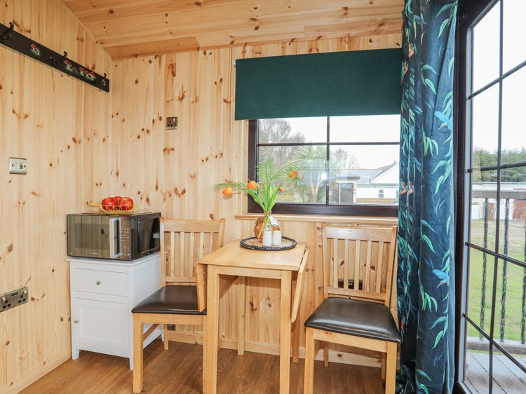 Tal Sarn Shepherd Hut, listing photograph 8