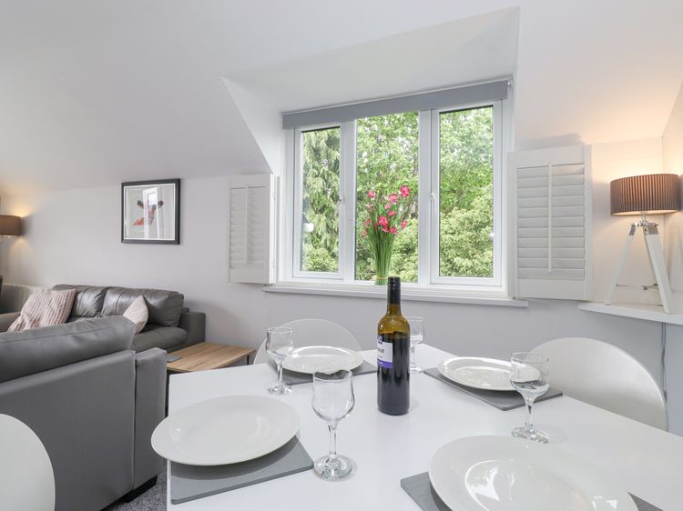 The Penthouse, listing photograph 5
