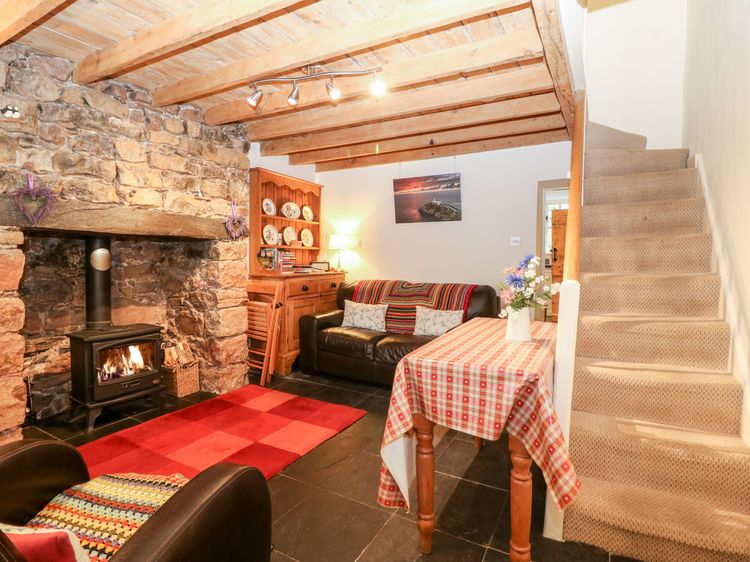 White Lilac Cottage, listing photograph 4