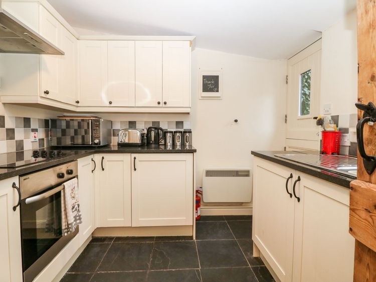 White Lilac Cottage, listing photograph 6