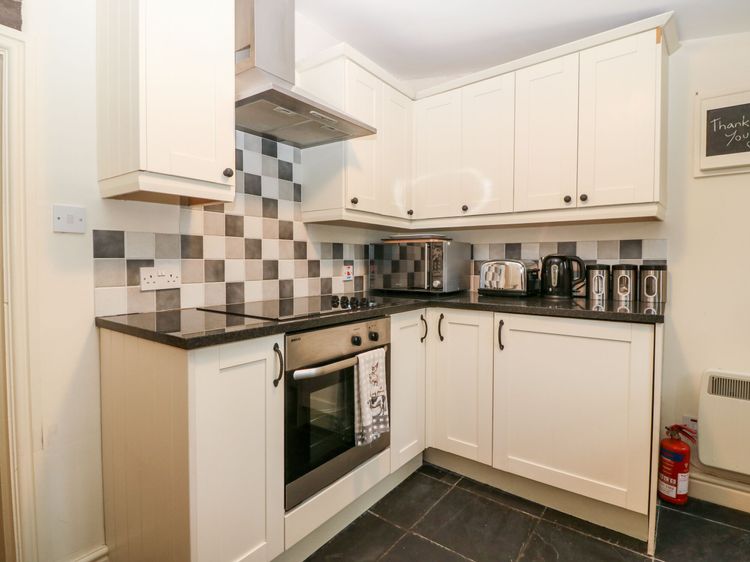 White Lilac Cottage, listing photograph 7