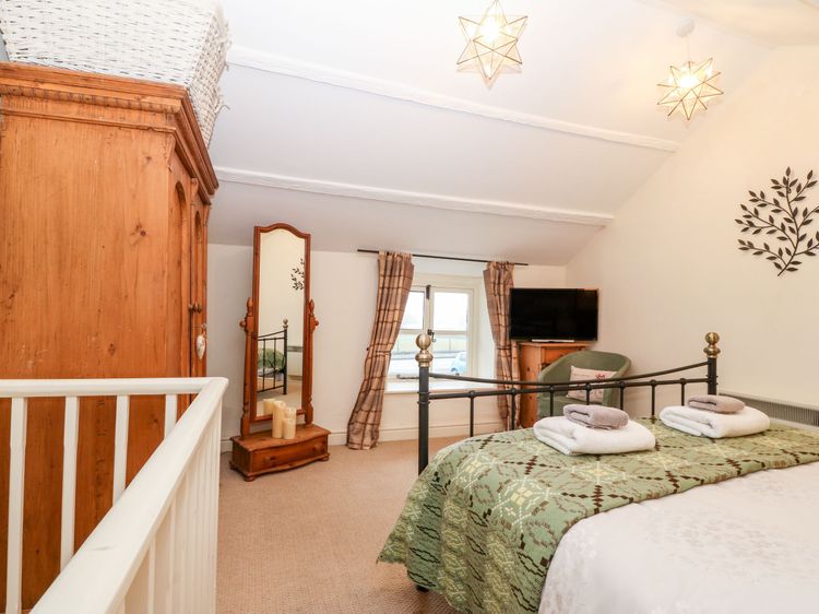 White Lilac Cottage, listing photograph 10