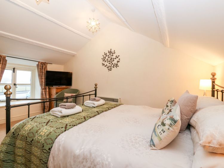 White Lilac Cottage, listing photograph 11