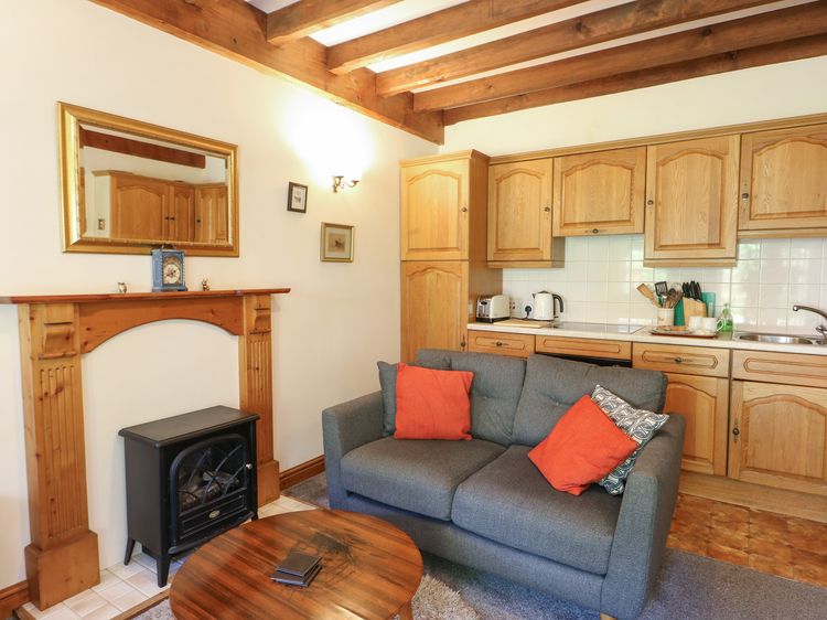 Royal Oak Farm Cottage, listing photograph 3