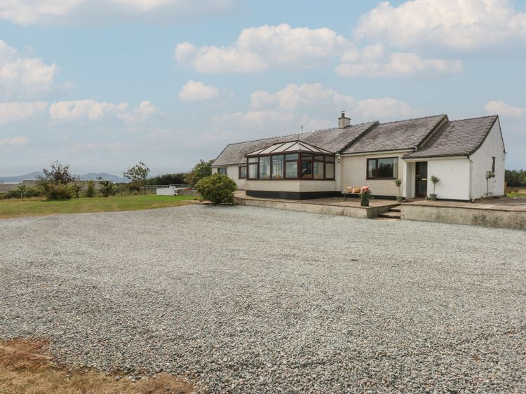 Tir Mawr