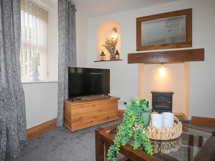 Islwyn, listing photograph 6
