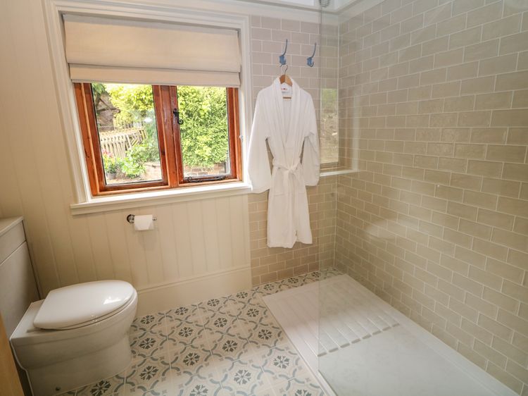 Bay Tree Cottage, listing photograph 12