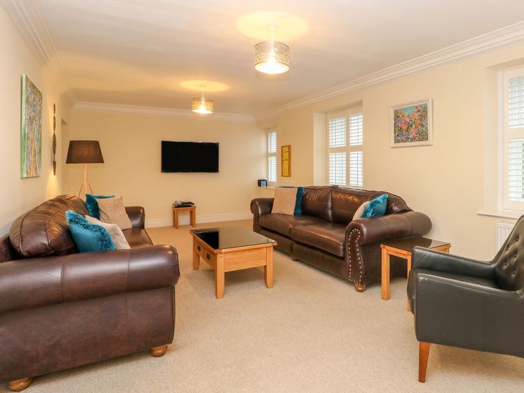 11 Eagle Parade, listing photograph 2