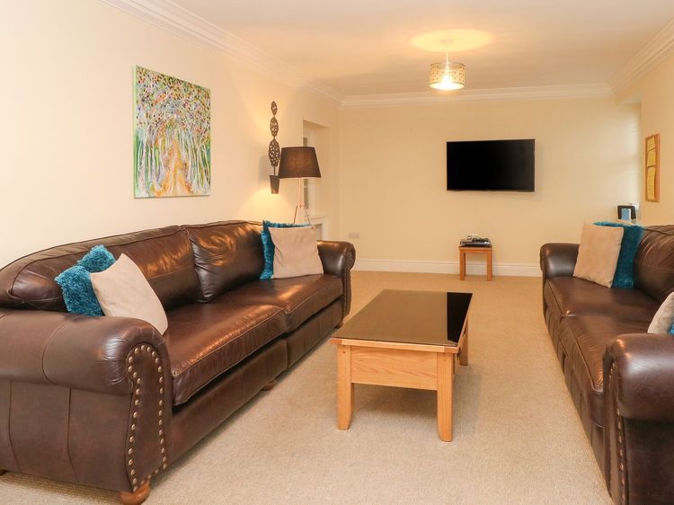 11 Eagle Parade, listing photograph 3