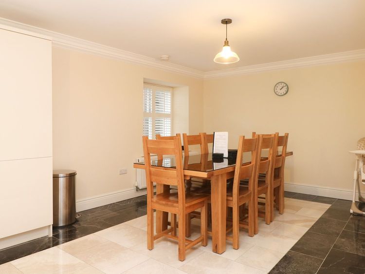 11 Eagle Parade, listing photograph 6