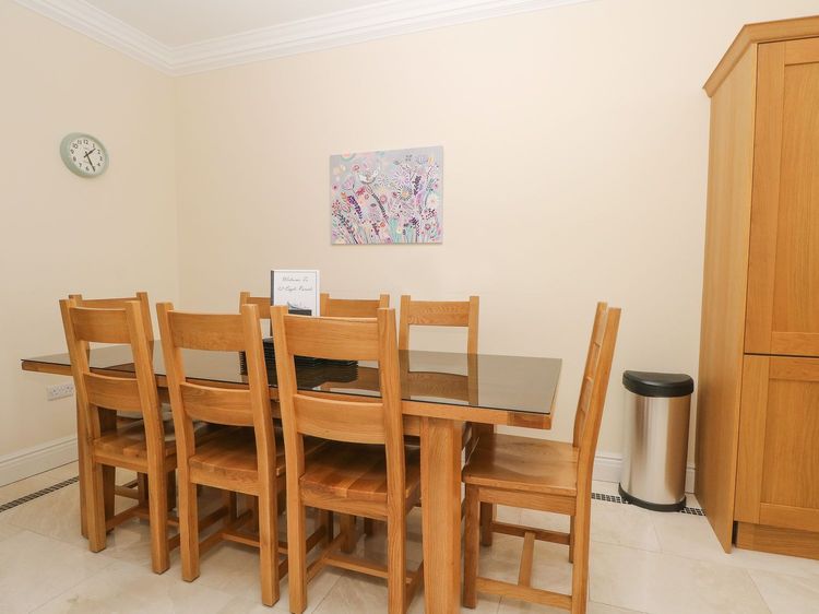 12 Eagle Parade, listing photograph 10