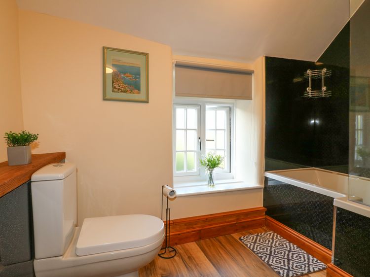 Rock Cottage, listing photograph 12