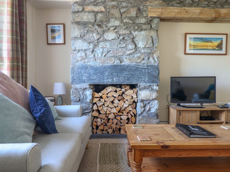 Glasfryn, listing photograph 4