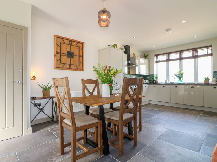 Cherry Tree Cottage, listing photograph 11