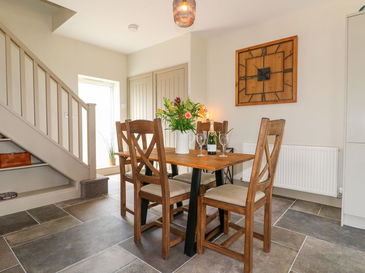 Cherry Tree Cottage, listing photograph 12
