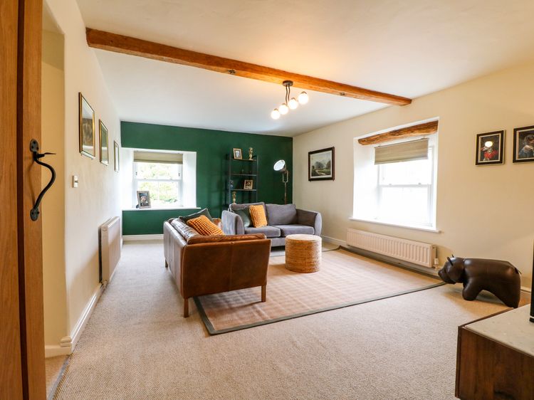 Apartment at The Old Dog, Thorpe, listing photograph 2