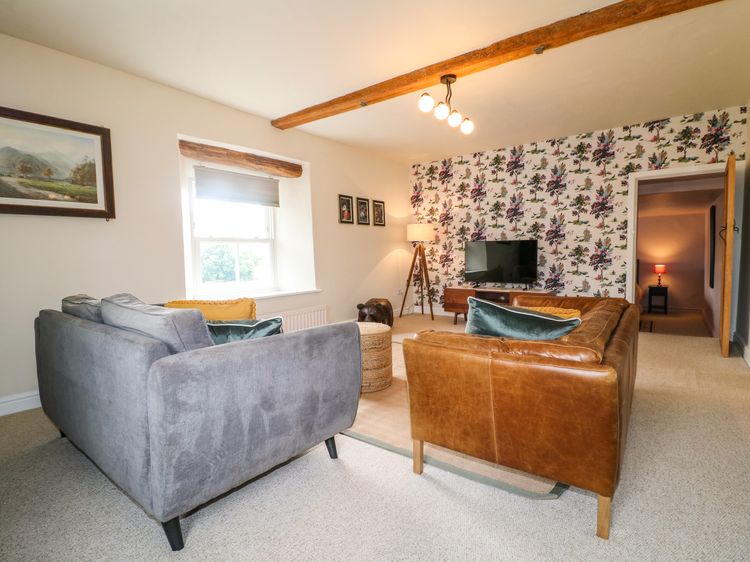 Apartment at The Old Dog, Thorpe, listing photograph 3