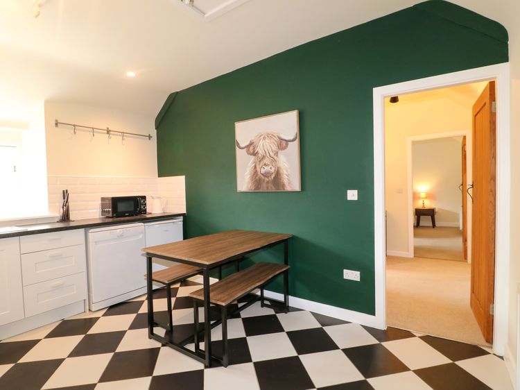 Apartment at The Old Dog, Thorpe, listing photograph 6