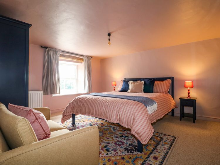 Apartment at The Old Dog, Thorpe, listing photograph 8